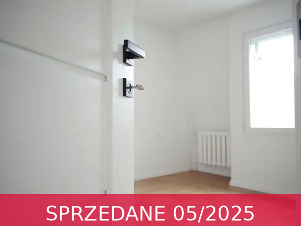 mieszkanie w bloku z parkietem w Warszawie