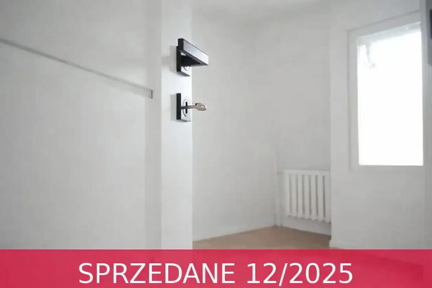 mieszkanie w bloku z parkietem w Warszawie